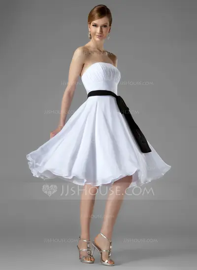 A-Line/Princess Strapless Knee-Length Chiffon Bridesmaid Dress With Ruffle Sash (007000954)