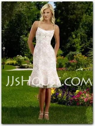Graceful Sheath Scoop Neck Knee-Length Lace Bridesmaid Dress with Ruffle (007001036)