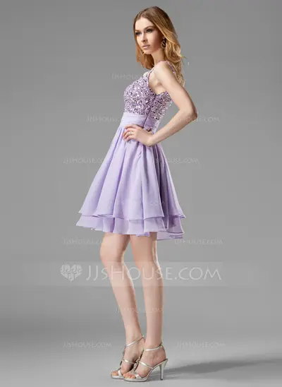 A-Line/Princess V-neck Knee-Length Chiffon Homecoming Dress With Ruffle Beading Sequins (022004341)