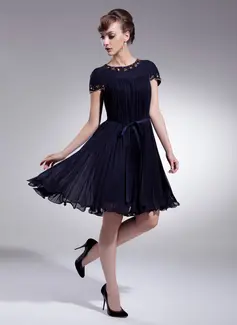 A-Line/Princess Scoop Neck Knee-Length Chiffon Charmeuse Homecoming Dress With Ruffle Beading (022009008)