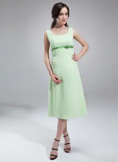 A-Line/Princess Scoop Neck Knee-Length Chiffon  Charmeuse Maternity Bridesmaid Dresses With Sash (045004418)