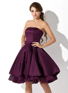 A-Line/Princess Strapless Knee-Length Chiffon Satin Homecoming Dress With Ruffle (022020929)