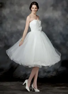 A-Line/Princess Sweetheart Knee-Length Organza Wedding Dress With Ruffle Flower(s) Sequins (002017198)