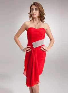 Sheath Sweetheart Knee-Length Chiffon Cocktail Dress With Ruffle Beading (016008280)