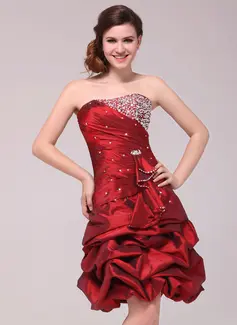 A-Line/Princess Sweetheart Knee-Length Taffeta Cocktail Dress With Ruffle Beading (016013992)
