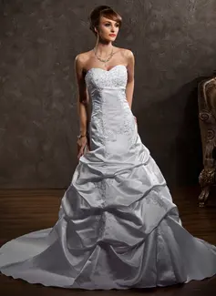 A-Line/Princess Sweetheart Court Train Satin Wedding Dress With Lace Beadwork (002012148)
