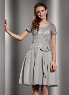 A-Line/Princess Square Neckline Knee-Length Chiffon Lace Homecoming Dress With Ruffle (022020676)