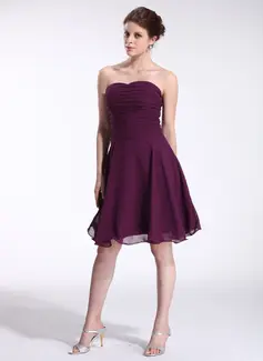 A-Line/Princess Sweetheart Knee-Length Chiffon Bridesmaid Dress With Ruffle (022026276)