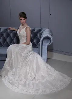 A-Line/Princess V-neck Court Train Satin Lace Wedding Dress With Beadwork (002012770)