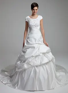 Ball-Gown Scoop Neck Chapel Train Satin Wedding Dress With Lace Beadwork Sequins (002012761)