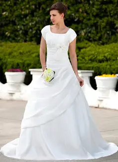 A-Line/Princess Square Neckline Court Train Taffeta Wedding Dress With Ruffle Beadwork (002001626)